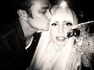 Lady Gaga + TAYLOR KINNEY (CHICAGO FIRE - PREMIUM ACTION)